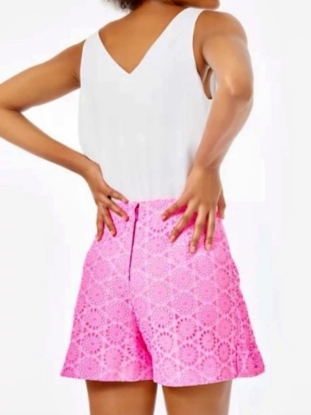 FAYE SKORT IN PROSECCO PINK NEON GEO EYELET - Picture 2 of 7
